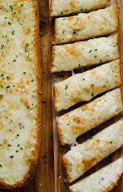 Only 4 Ingredients To The Best Cheesy Garlic Bread You Ll Ever Make This Garlic Bread Recipe Is Cheesy Garlic Bread Homemade Garlic Bread Garlic Bread Recipe