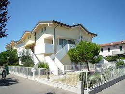 Il contesto è centrale di pregio, con traffico in aumento nel periodo estivo balneare. Appartamenti Quadrilocali In Vendita A Cervia Milano Marittima Cambiocasa It