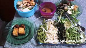 Check spelling or type a new query. Cara Membuat Gado Gado Dengan Sambal Pecel Youtube