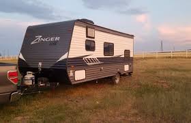 Sleeps 10 • 31 ft • year 2017. 2020 Crossroads Rv Zinger Lite Zr18bh Rv Rental In Louviers Co Rvs
