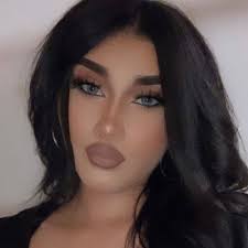 Eileen Robles (@eileenrobles__)