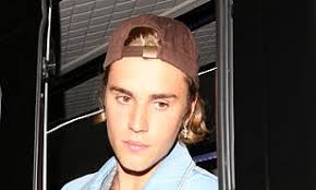 Justin bieber reunites with chance the rapper and kicks off a new era on holy, a song that focuses on their love for their respective significant others. Pgwz1jyh Uld0m
