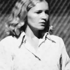 So every morning I passed this hummingbird painting, I always talk to it...  Telling my mom Good morning love and miss you, please send me a sign that  you heard me!! All