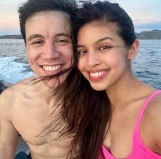 Arjo Atayde and Maine Mendoza seemed to have a blast from their recent  beach trip! 🏖 Head on to the link in our bio to read more about what went  down on