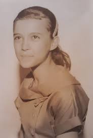 WHEN YOU SEE TWO SISTERS, THE SHORT ONE IS THE OLDEST.