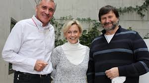 Herec jan čenský (54), kterého znáte ze seriálu ordinace v růžové zahradě, kde hraje primáře suchého, je pořádný tvrďas. Delame Premiery Do Supliku Jan Hrusinsky A Miluse Splechtova U Jana Censkeho Mujrozhlas