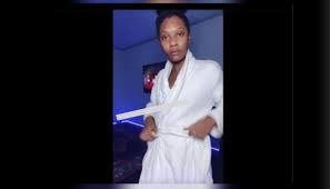 Slim santana buss it challenge | real video!!! Fans Say Buss It Challenge Gone Too Far After Onlyfans Creator Slim Santana Posts A Video