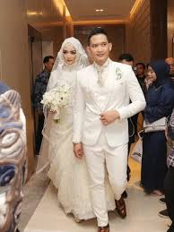 Akad nikah digelar dengan nuansa sunda sesuai daerah sang mempelai pengantin. Serba Putih Citra Kirana Dan Rezky Aditya Gelar Resepsi Di Jakarta News Entertainment Fimela Com