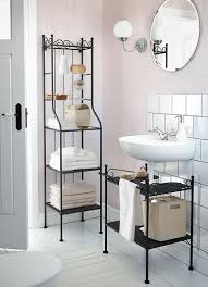 Ce meuble de salle de bain pas cher dispose de quoi vous plaire. Une Petite Salle De Bain Retro Ikea Meuble Sous Lavabo Ikea Meuble Sous Lavabo Salle De Bain Retro