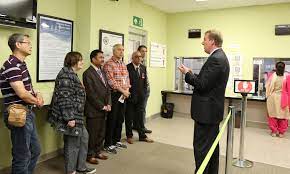Toronto Consulate General Hosts Ethnic Media Briefing And Tour - U.s.  Embassy & Consulates In Canada