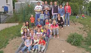 Strassen in hausen bei mayen (mayen) in denen die eingetragenen schlüsselnotdienste arbeiten: Grosszugige Sachspende Fur Die Kita Rasselbande In Mayen Hausen