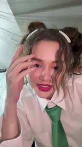 Apon stop looking and get up! I've been waiting for you and santa for this  tiktok challenge. WE NEED YOUR VERSION NOW!!!!!! 😭 #PerthSanta  #LoveYouTeacherQ9 , // I love you Sammy sobra but can we have ...