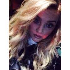 Not a normal girl (zerrie fanfic)