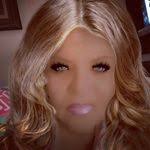 Melissa Midkiff's Instagram, Twitter & Facebook