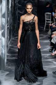 Lasciati conquistare dagli abiti da donna di dolce & gabbana e balmain su farfetch. Christian Dior Fall 2019 Couture Collection Vogue Abiti Da Sera Abiti Armadi Da Sogno