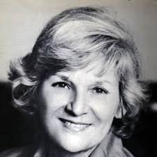 Från kvinna och polis till kvinna och polisromanförfattare