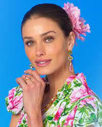 Rose Darby's Instagram, Twitter & Facebook