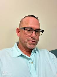 Understanding the Red Line Across Stomach: Causes, Remedies & Experiences