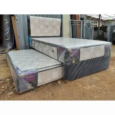 Di samping harga yang yang cukup terjangkau, kasur busa atau foam ini dibuat dari material busa dengan varian ketebalan yang dapat menyesuaikan dengan tekanan tubuh dengan baik. Double Bed Perlengkapan Tempat Tidur Murah Dengan Harga Terbaik Olx Co Id