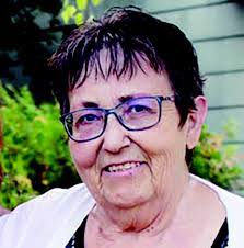 Joanne Weller's Instagram, Twitter & Facebook