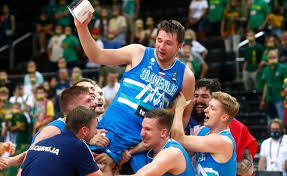 In 2009, a new board of the football association of slovenia immediately opted for a change of the colours. Nba Star Doncic Leads Slovenia Into Tokyo Olympics