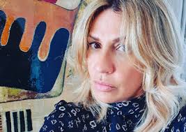 Découvrez l'artiste Vanessa Lena