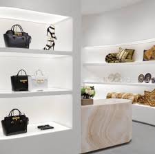 The Versace Boutique In Toronto Is Defined By A Mood Of Supreme Luxury Perfect To Present The Pret A Porter Collecti Shop Interiors Boutique Interior Versace
