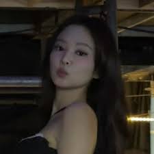 jennie gif