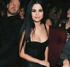 Pin By Betul Kartal On Amas Selena Gomez Selena Little Black Dress