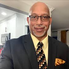 I wonder who the person was that had their vote thrown out which gave  Emmitt the win🤔