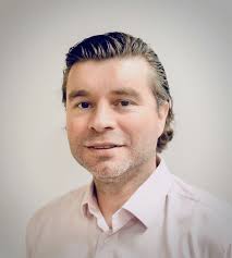 NEUROSCIENTISTS TALK SHOP