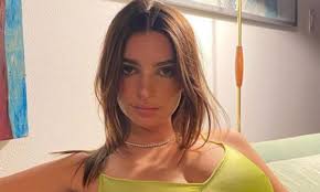 This is the official/verified emily ratajkowski facebook page!. Emily Ratajkowski Latest News Pictures Videos Hello