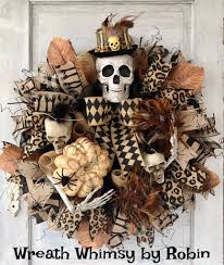 All the halloween wreaths shown also have the site address included so you can go directly to the instructions. Pin On Wreaths