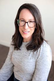 Denise Dillman's Instagram, Twitter & Facebook