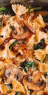 Cremige Farfalle Mit Spinat Pilzen Und Karamellisierten Zwiebeln Recipes Vegetarian Recipes Cooking