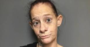 Mandi Graham's Instagram, Twitter & Facebook