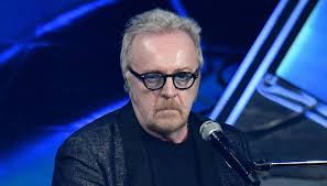 Umberto Tozzi: "Ho avuto un tumore alla vescica e il Covid, ecco come sto  oggi dopo la chemio"