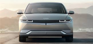 The freshly debuted crossover makes a bold first impression with its geometric exterior design and the promise after a series of teasers, hyundai finally revealed the new ioniq 5 in all of its angular glory. Csw69dnp8eya1m