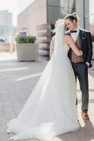 Wann sollte man das hochzeitskleid kaufen? Brautkleidsuche Wo Fangt Man An Theperfectwedding De