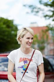 Rising Star Alert Mackenzie Davis Takes Us Vintage Shopping Talks Hair Tricks And Adam Driver Mackenzie Davis Hair Grown Out Pixie