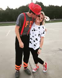 20 Best Diy Couples Halloween Costumes That Can Be Worn In Front Of Kids Gathered In The Kitchen Cute Couple Halloween Costumes Cute Halloween Costumes Halloween Costumes Diy Couples