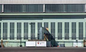 Ein sprecher der stadt münchen sagte: Impfzentrum Tempelhof Nimmt Betrieb Auf Berlin De
