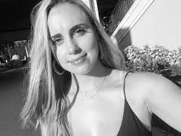 Beth Carmichael's Instagram, Twitter & Facebook