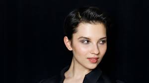 Vergessen sie nicht, andere beiträge auf dieser website zu besuchen. Festliche Frisuren Fur Kurze Haare Brigitte De