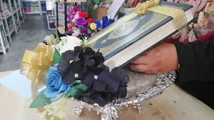 Video ini memaparkan gubahan hantaran coklat kahwin / tunang berbentukkan sebuah rumah yang unik dan simple. Diy Gubahan Hantaran Terkini 2020 Al Quran Youtube