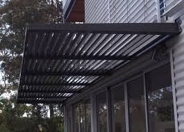 El pergola es un toldo simple y elegante, para protección contra rayos solares, adaptable a todo el tipo de zonas de ocio. Fixed Louvers Eco Awnings Pergolado Reforma Projetos