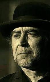 Cuando les cuenten que envejecer es una cosa fantástica porque la  experiencia y la sabiduría... mienten como bellacos. Envejecer es una puta  mierda".