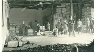 Mezarlikbasi Izmir In Ilk Sebze Meyve Hali 1933 Simdiki Mezarlikbasi Cok Katli Otoparkin Karsisinda Havra Sokagi Girisine Varmadan Eski Yalova Restor Otopark