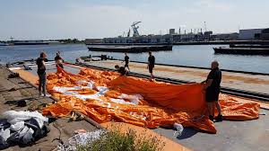 Maybe you would like to learn more about one of these? Grootste Opblaasbare Vis Ter Wereld Publi Air