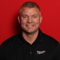 Nicole Hedger's Instagram, Twitter & Facebook